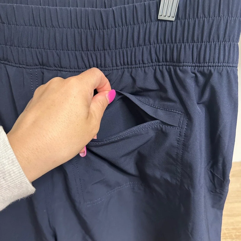 Athleta Trekkie North Shorts Women L Navy Pockets Hiking Outdoor Elastic Waist